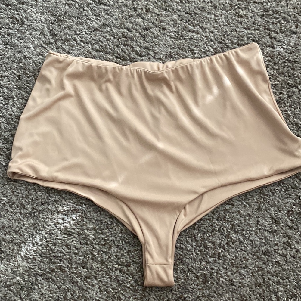 Millanova Slip - Picture 2 of 2